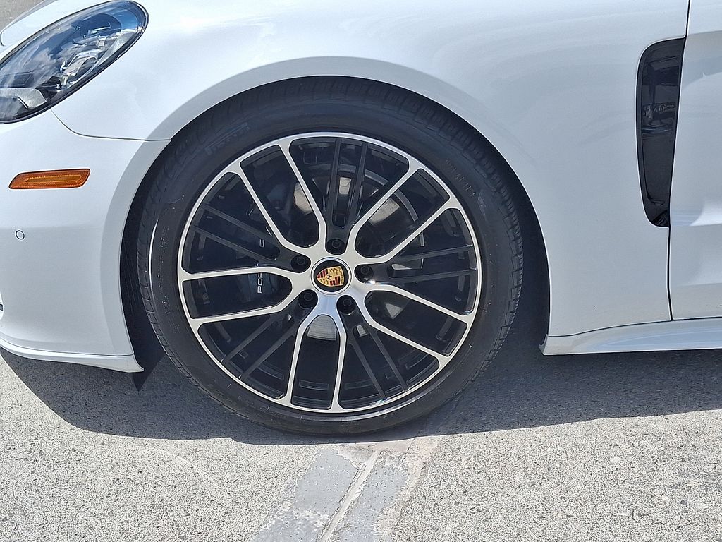 2023 Porsche Panamera Platinum 12