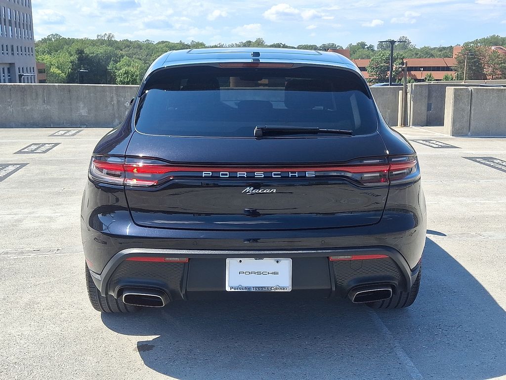 Thumbnail: 2025 Porsche Macan - 9