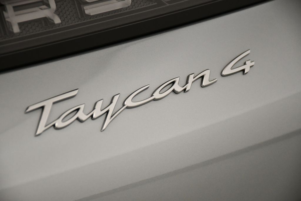 Thumbnail: 2025 Porsche Taycan - 11