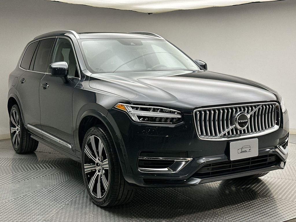 Thumbnail: 2022 Volvo XC90 - 15