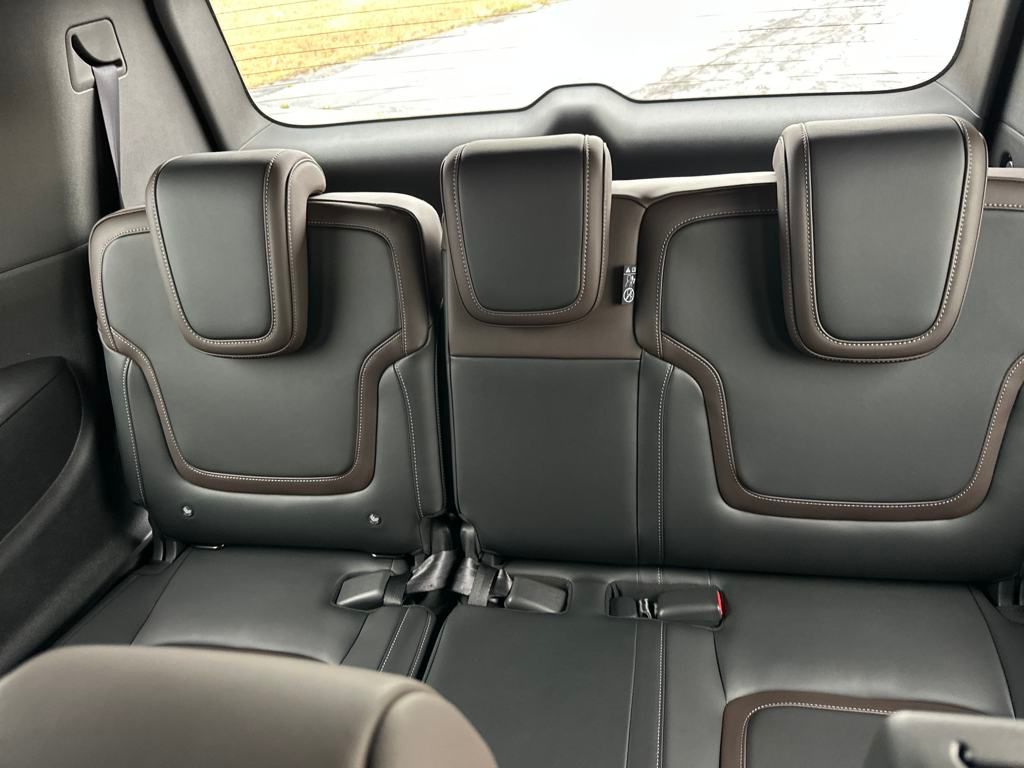2025 Nissan Armada SL photo