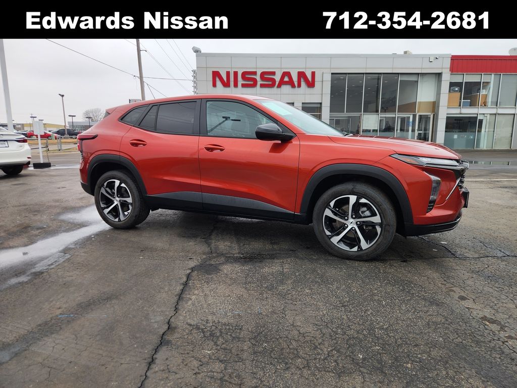 2024 Chevrolet Trax RS with 1RS FWD