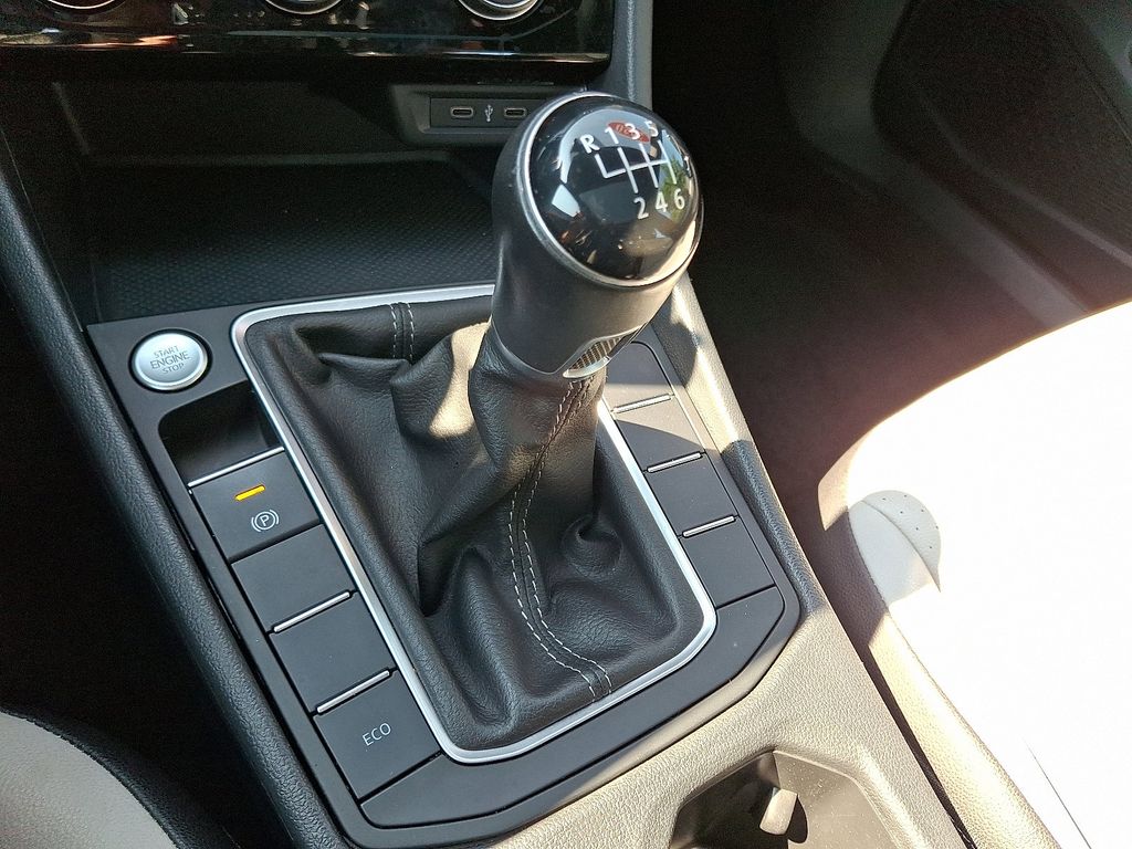 Thumbnail: 2020 Volkswagen Jetta - 15
