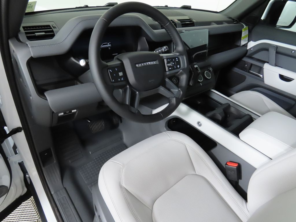 2025 Land Rover Defender 110 9
