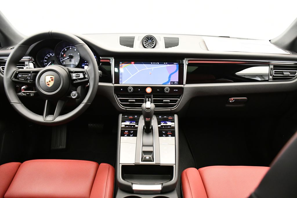 Thumbnail: 2026 Porsche Macan - 23