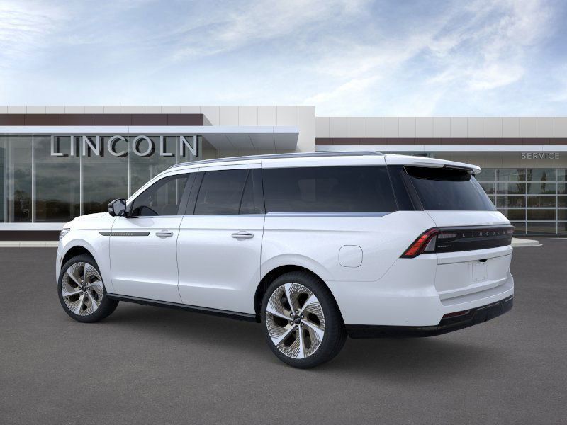 Thumbnail: 2025 Lincoln Navigator L - 4