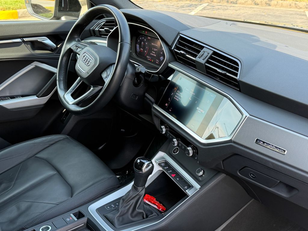 Thumbnail: 2021 Audi Q3 - 8