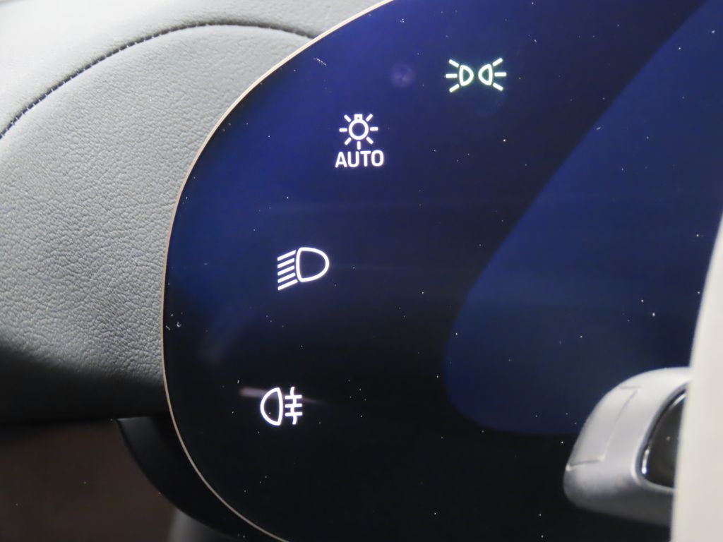 Thumbnail: 2020 Porsche Taycan - 24