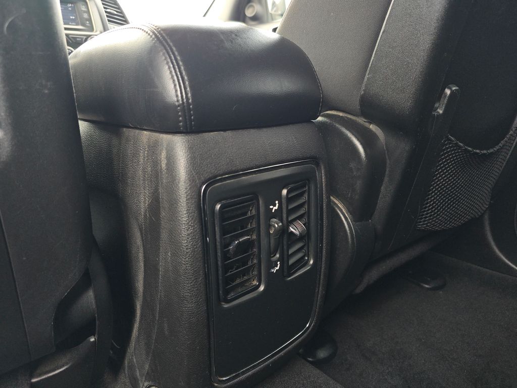 2014 Jeep Grand Cherokee Laredo photo 19