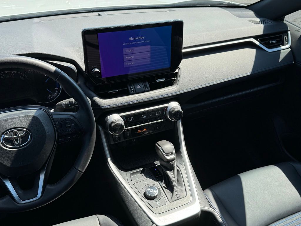 2025 Toyota RAV4 Hybrid XSE Wind Chill Pearl/Midnight Black Metallic - Jim Hudson Acura - Image 27