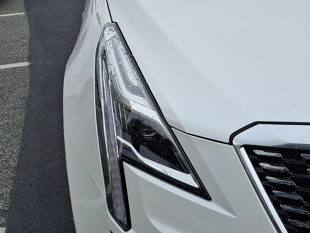 Thumbnail: 2022 Cadillac XT5 - 9
