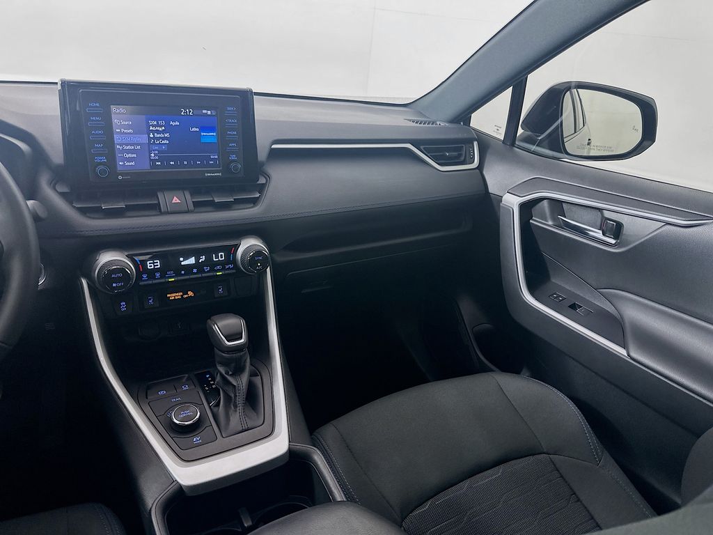 Thumbnail: 2022 Toyota RAV4 - 23