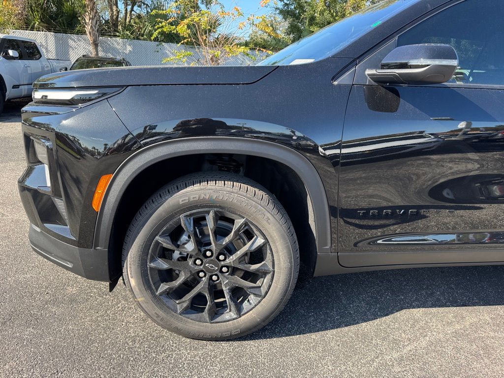 2025 Chevrolet Traverse LT 10