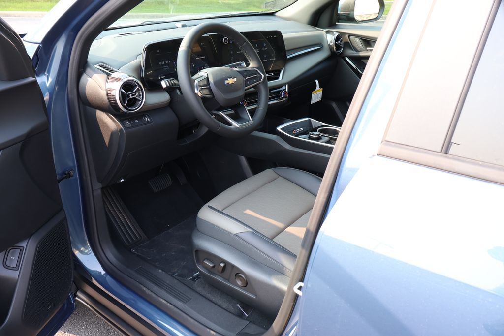 Thumbnail: 2027 Chevrolet Equinox - 13