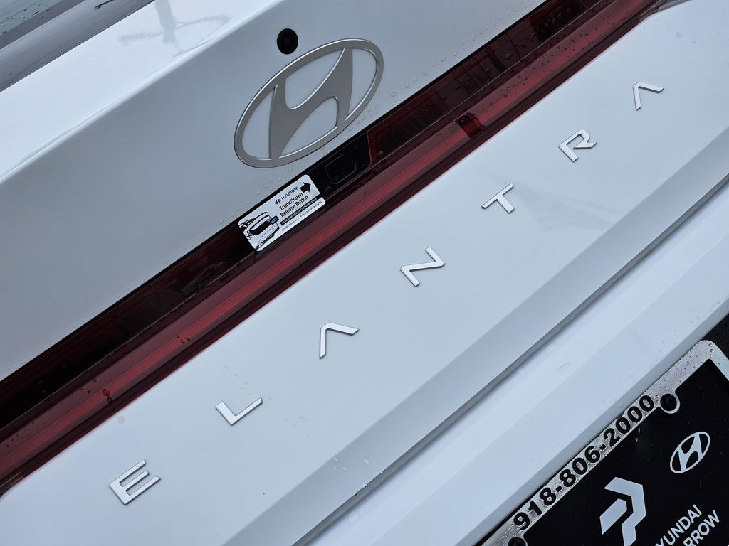 2025 Hyundai Elantra Hybrid