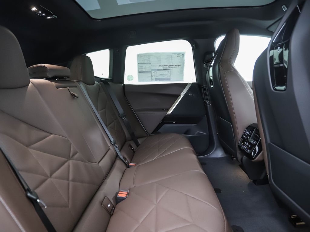 2025 BMW iX xDrive50 25