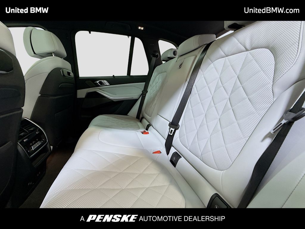 Thumbnail: 2026 BMW X5 - 13