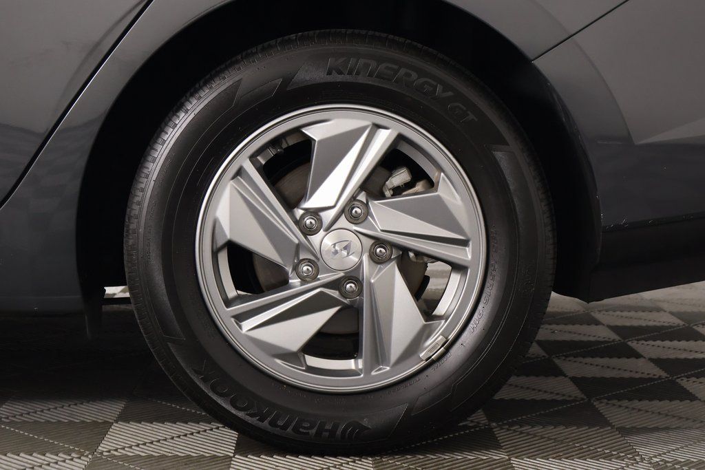 Thumbnail: 2024 Hyundai Elantra - 16