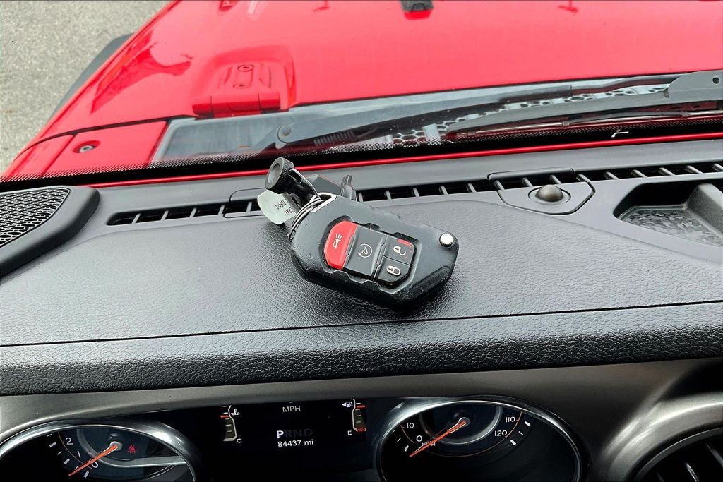 Used 2020 Red Jeep Sport image 12