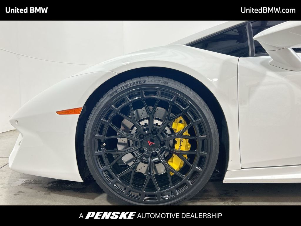 Thumbnail: 2017 Lamborghini Huracan - 10