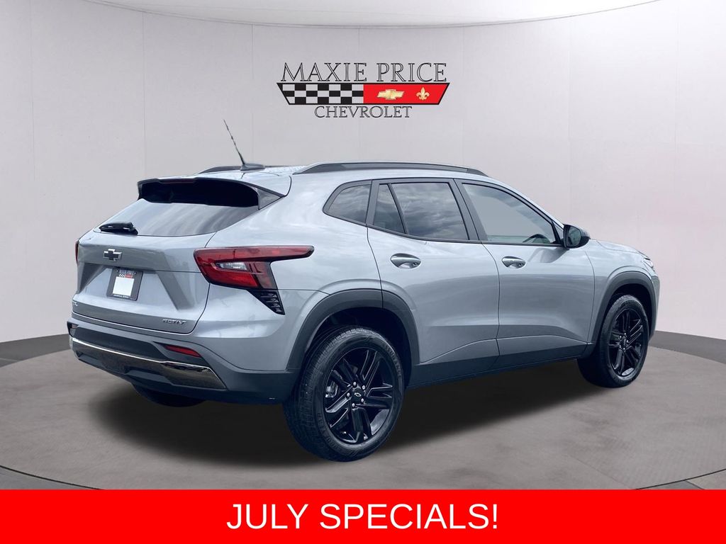 Used 2025 Chevrolet Trax SUV