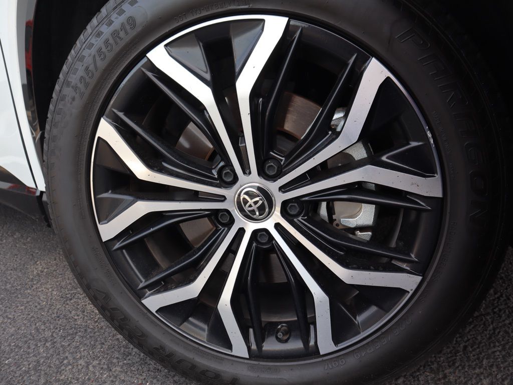 Thumbnail: 2025 Toyota Crown Signia - 14