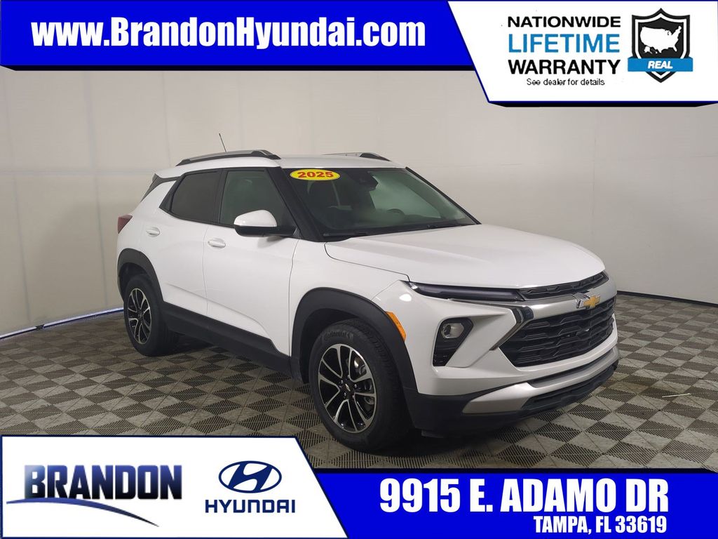 Summit White 2025 Chevrolet Trailblazer SUV / Crossover Front-Wheel Drive Continuously Variable Transmission
