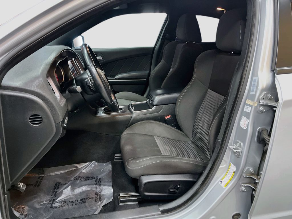 Used 2023 Triple Nickel Clearcoat Dodge R/T image 19