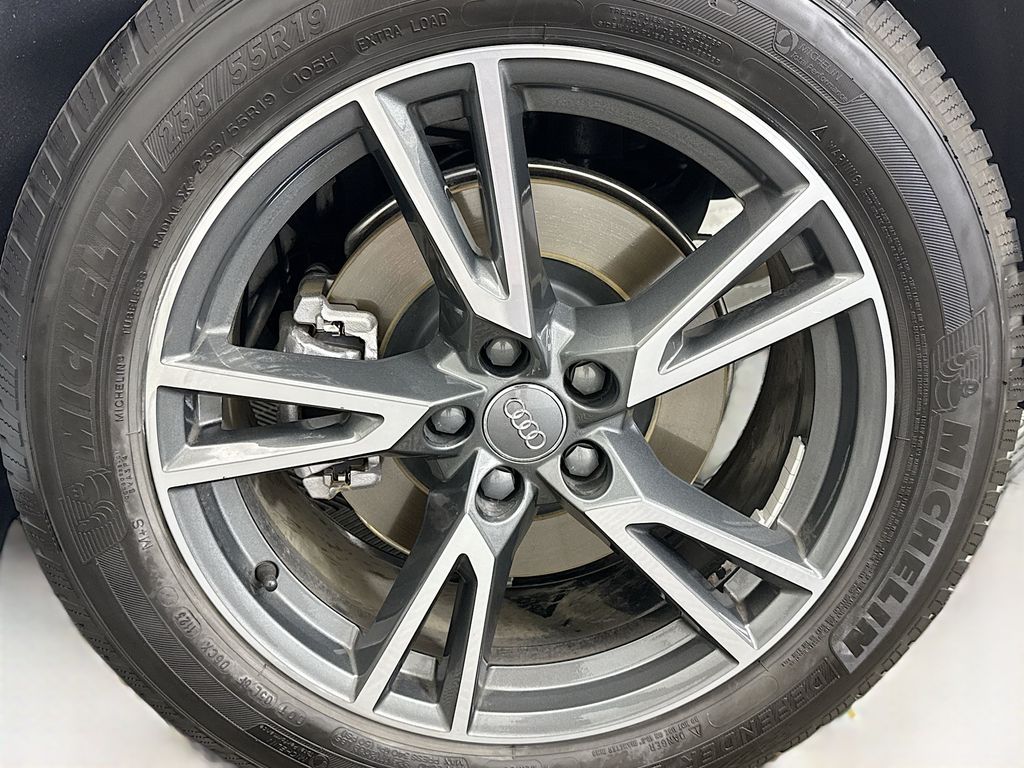 Thumbnail: 2020 Audi Q5 - 30