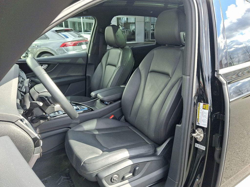 Thumbnail: 2017 Audi Q7 - 13