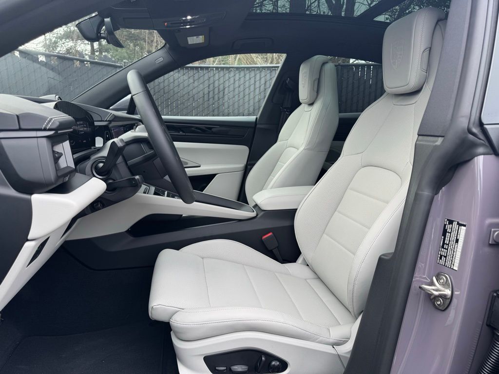 Thumbnail: 2025 Porsche Macan - 5