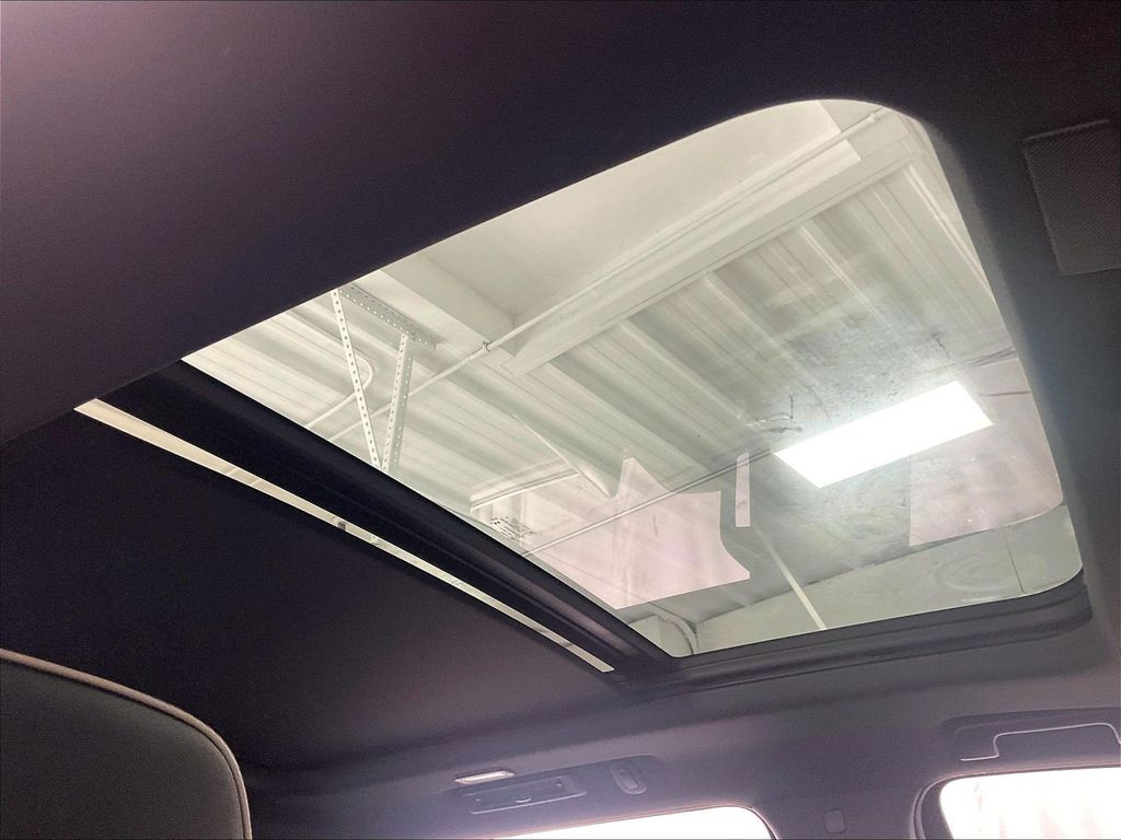 2025 GMC Yukon XL — photo 23