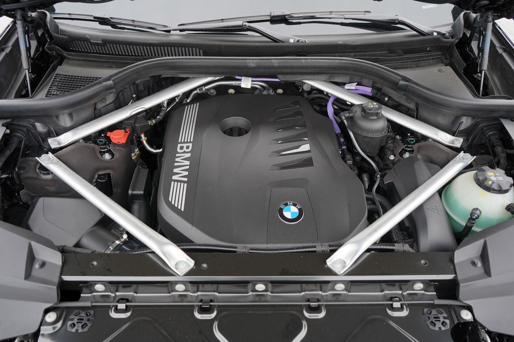 2025 BMW X7 xDrive40i 21