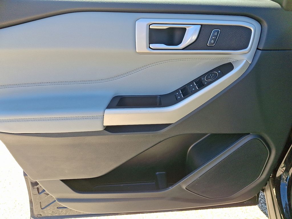 Thumbnail: 2022 Ford Explorer - 13