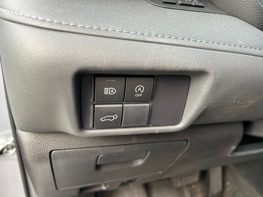 2023 Toyota Highlander XLE 19