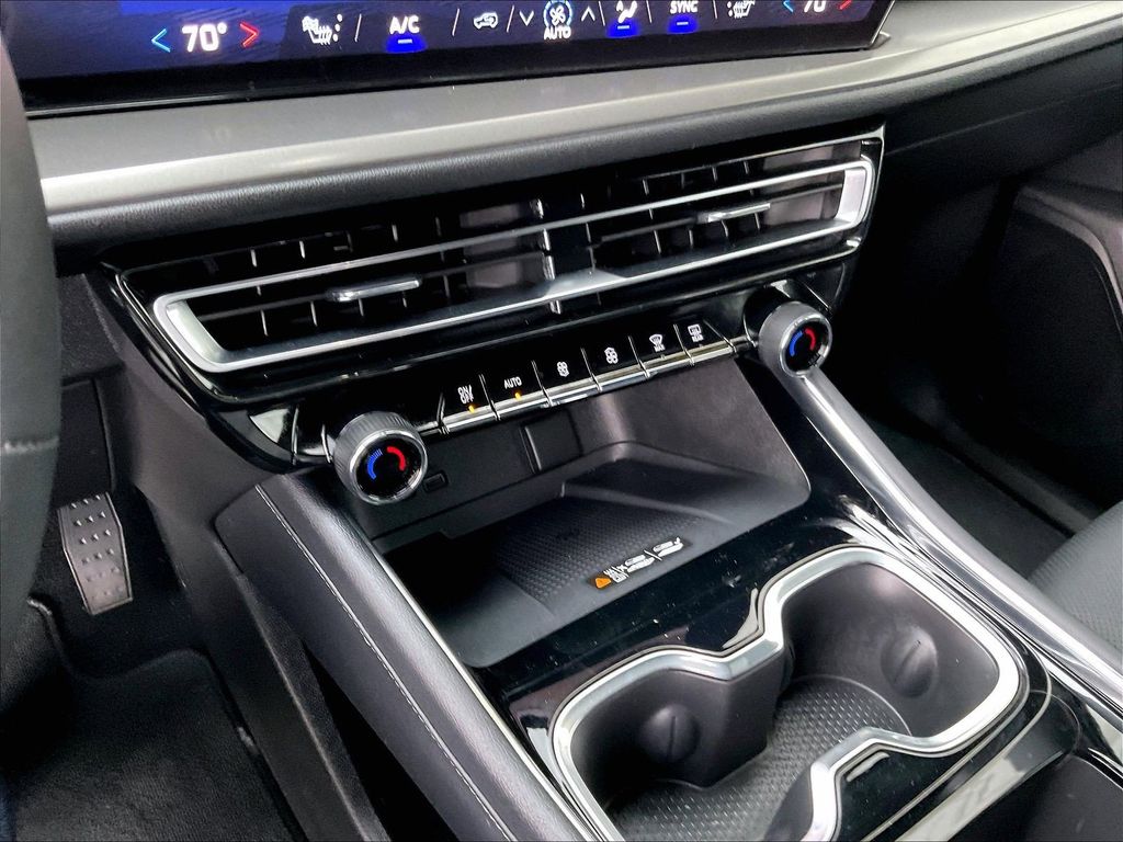 2026 Chevrolet Traverse — photo 26