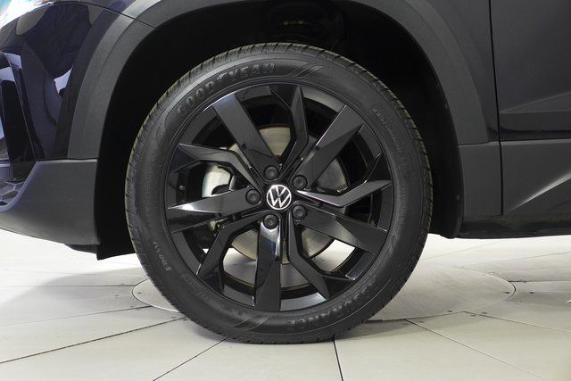 2022 Volkswagen Taos 1.5T SEL 5