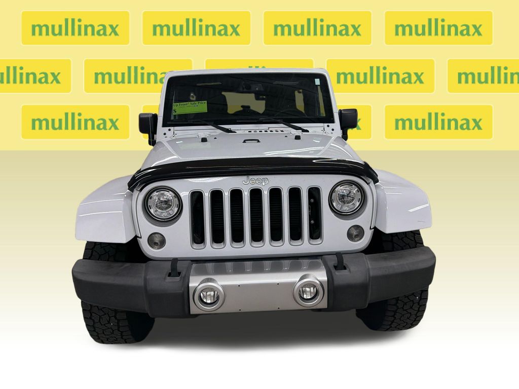 Used 2018 White Jeep Unlimited Sahara image 14