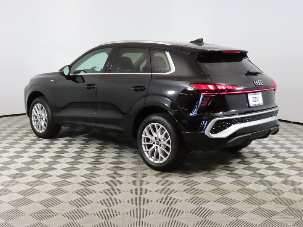 Thumbnail: 2026 Audi Q3 - 3