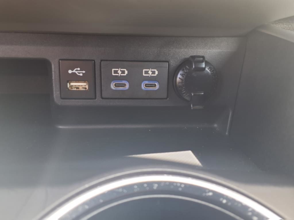 2022 Toyota Highlander LE photo 20