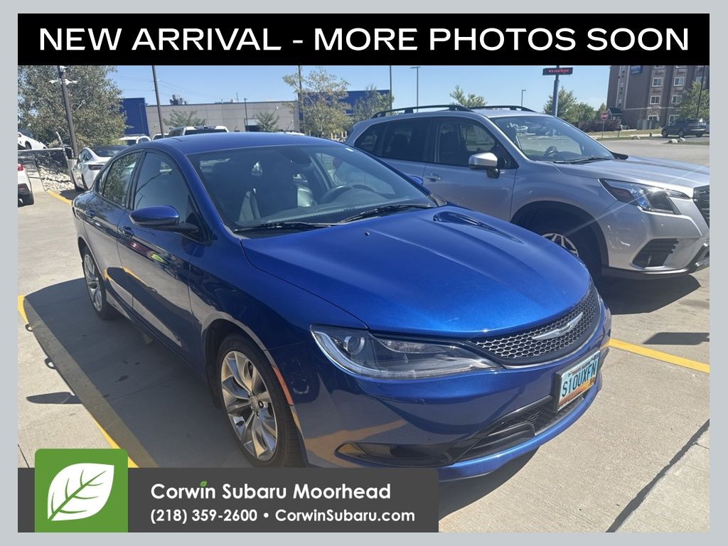 Vivid Blue Pearlcoat 2015 Chrysler 200 Sedan Front-Wheel Drive 9-Speed Automatic