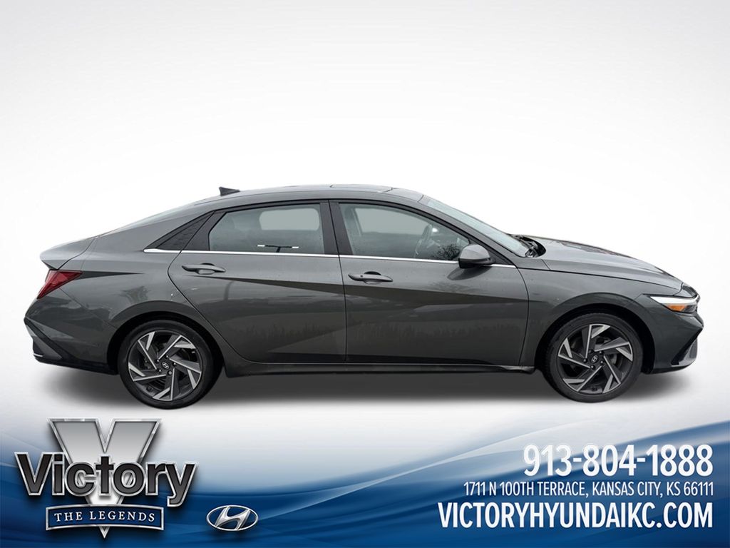 Used 2024 Gray Hyundai SEL image 4