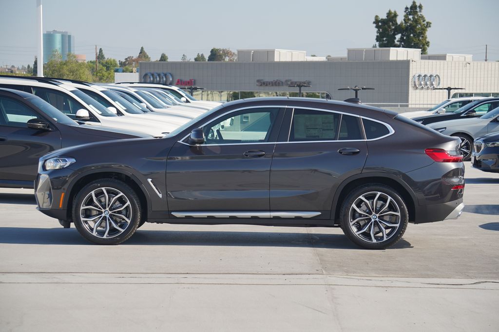 2025 BMW X4 xDrive30i 4