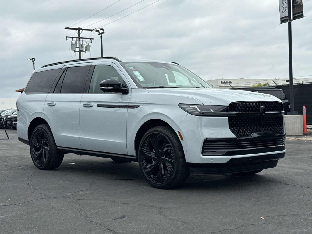 Crystal White 2025 Lincoln Navigator Reserve 4WD SUV / Crossover Four-Wheel Drive Automatic