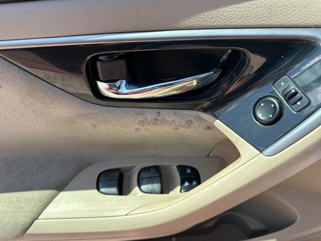 2013 Cayenne Red Metallic Nissan Altima 2.5 S FWD Sedan