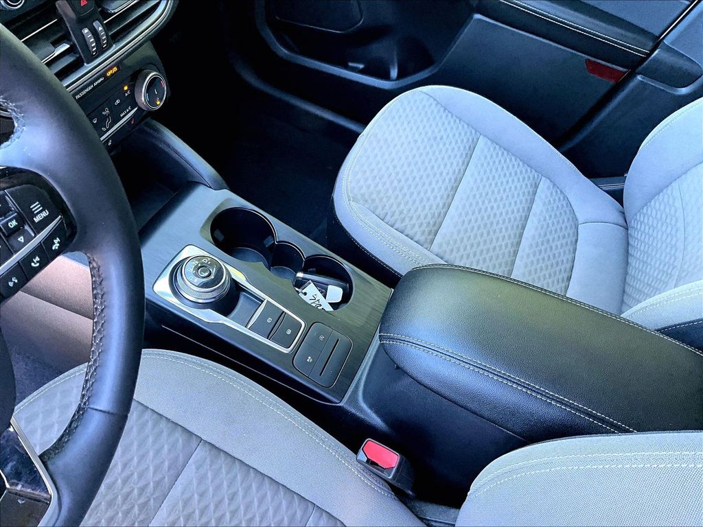 2022 Ford Escape — photo 20