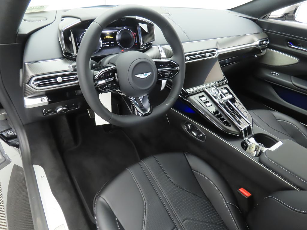 Thumbnail: 2025 Aston Martin Vantage - 9