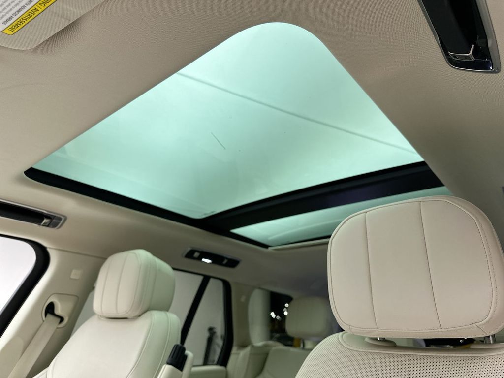 Thumbnail: 2023 Land Rover Range Rover - 19