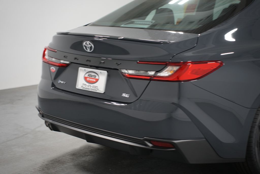 2025 Toyota Camry SE 9