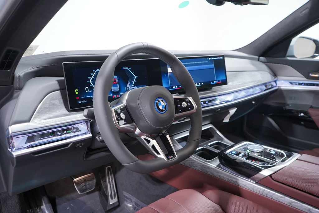 2025 BMW i7 eDrive50 6